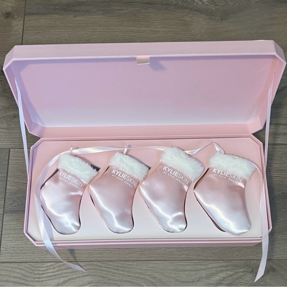 Kylie Skin Holiday Mini Stocking PR Box - Picture 1 of 2